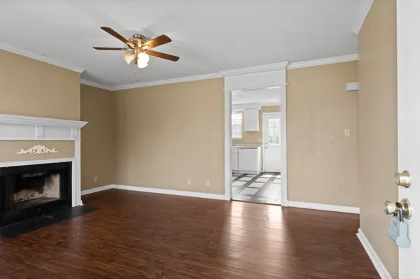 405 Woodale Dr, Clarksville, TN 37042