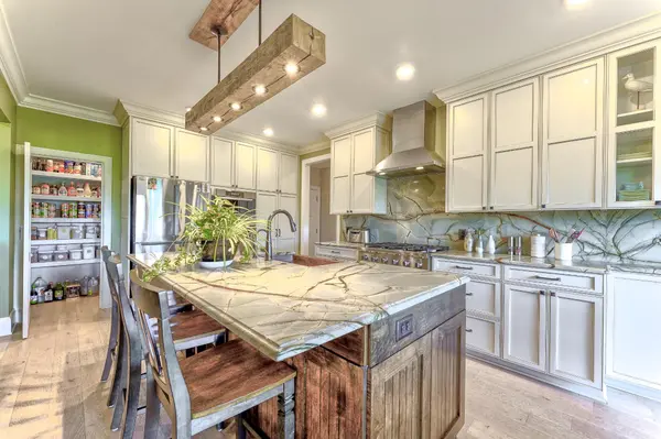 302 Kelsey Grace Pl, Mount Juliet, TN 37122