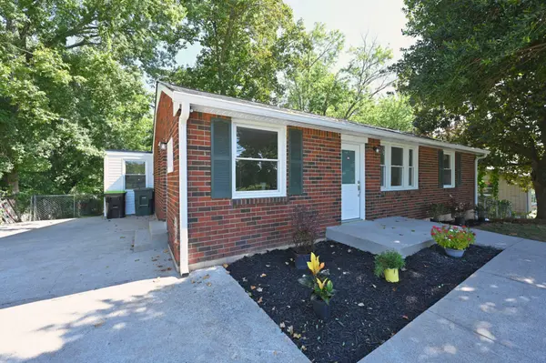 3944 Plantation Dr, Hermitage, TN 37076