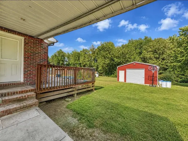 423 Eagle Creek Rd, Smithville, TN 37166