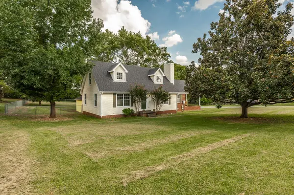 1241 Timberwood Dr, Gallatin, TN 37066