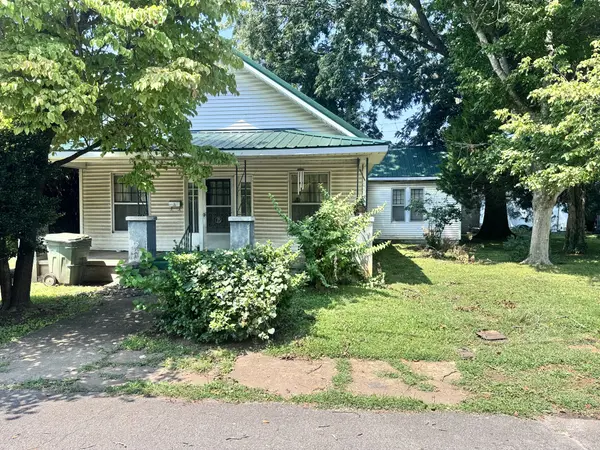 253 Fain Ct, Lawrenceburg, TN 38464
