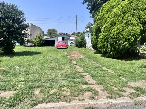 253 Fain Ct, Lawrenceburg, TN 38464