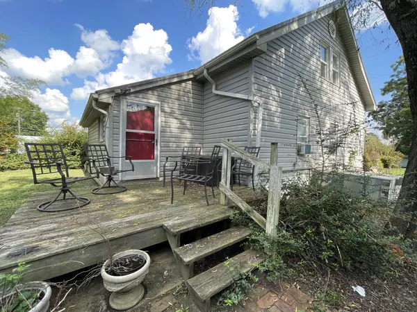 129 E Athens St, Englewood, TN 37329