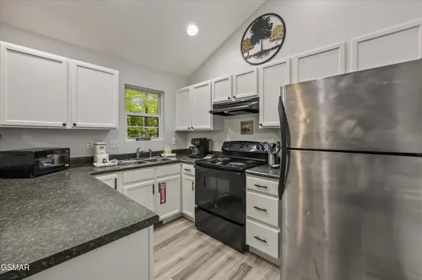 537 Johnson Lane #UNIT 1, Gatlinburg, TN 37738