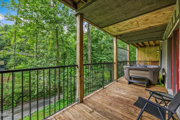 516 Proffitt Road #UNIT 2, Gatlinburg, TN 37738