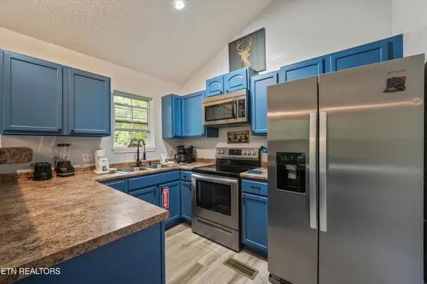 516 Proffitt Rd #1, Gatlinburg, TN 37738