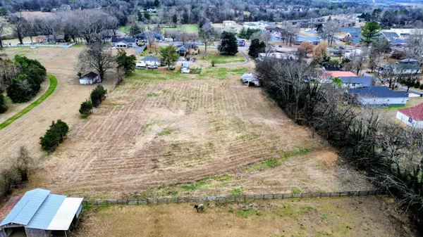 0 College St #E, Pulaski, TN 38478