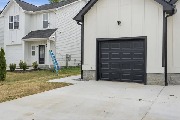 711 Demoss St #A, Gallatin, TN 37066