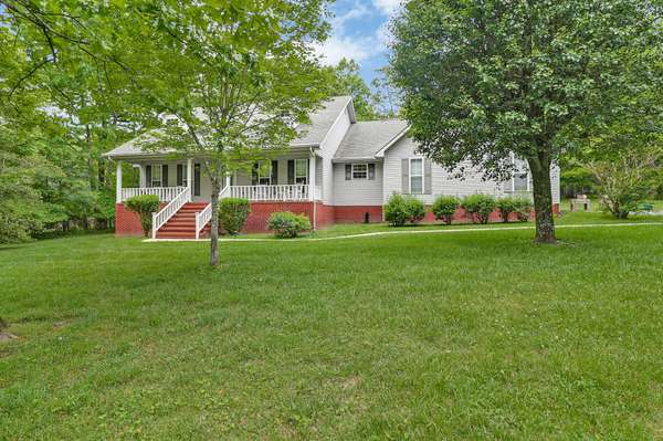 121 Laurelwood Ln, Crossville, TN 38555