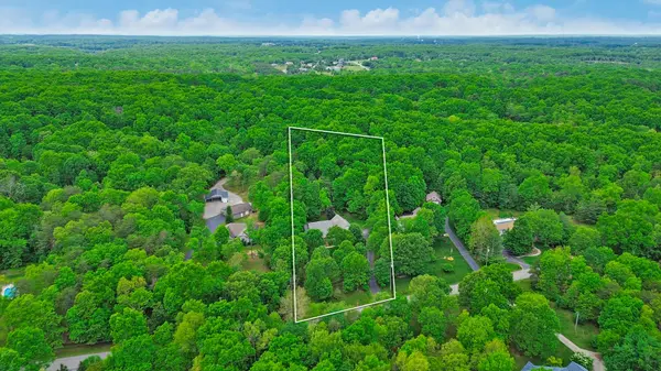 121 Laurelwood Ln, Crossville, TN 38555
