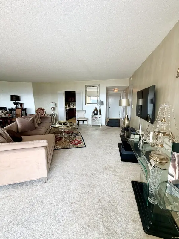 6666 Brookmont Ter #906, Nashville, TN 37205