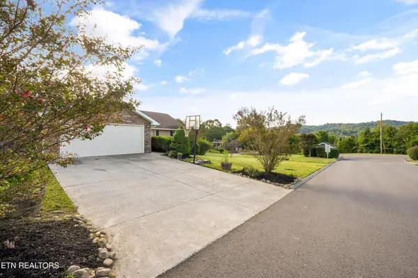 1006 Stones Throw Lane, Sevierville, TN 37876