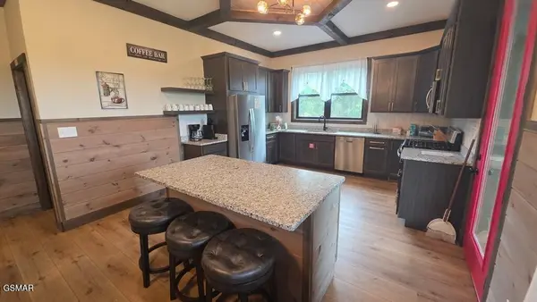 3369 Robeson Road, Sevierville, TN 37862