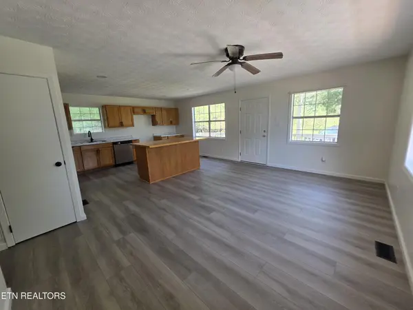 1115 Back Valley Rd, La Follette, TN 37766