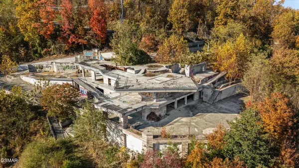 345 Greystone Heights Road, Gatlinburg, TN 37738