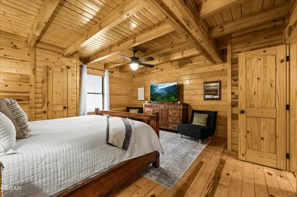 143 White Oak Resort Way, Gatlinburg, TN 37738