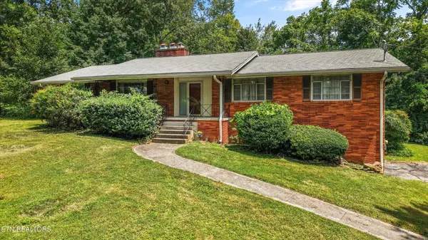 210 Sutton Lane, Knoxville, TN 37909