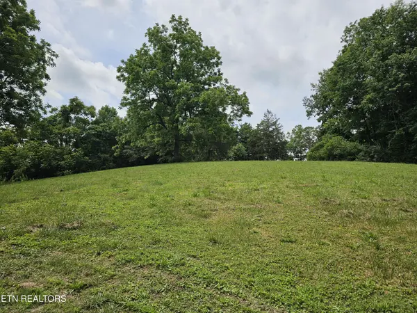 264 Old Long Hollow Rd, La Follette, TN 37766