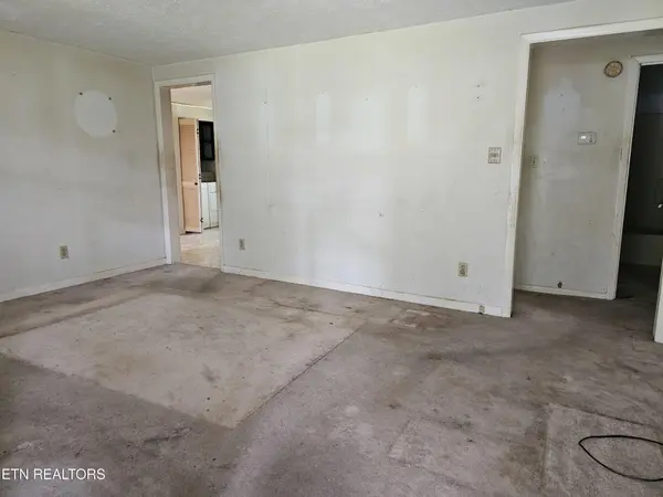 341 Warwick Lane, Maynardville, TN 37807