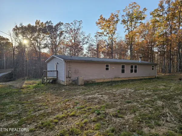 196 Red Hill Rd, Sunbright, TN 37872