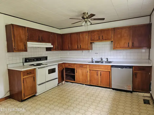 306 Wilson Hurst St, Tazewell, TN 37879