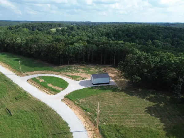 265 Vista Ct, Mc Ewen, TN 37101