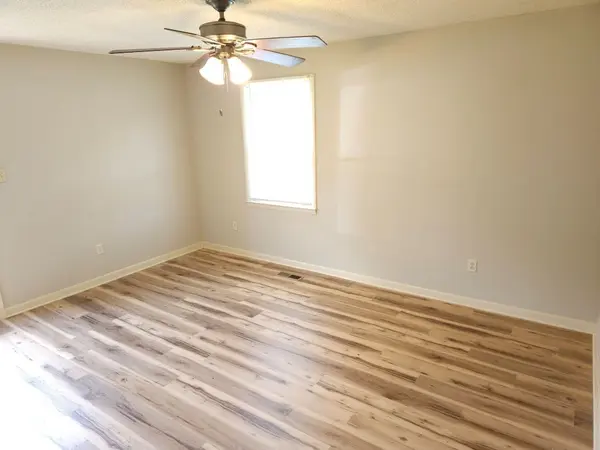 1676 Ragland Ln, Murfreesboro, TN 37128