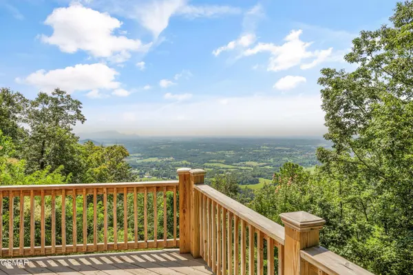 689 Shell Mountain Road, Sevierville, TN 37876