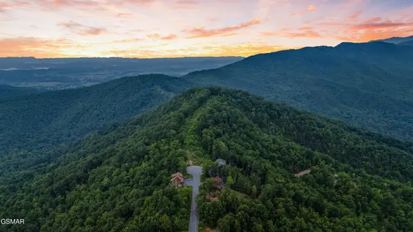5 Shell Mountain Road, Sevierville, TN 37876