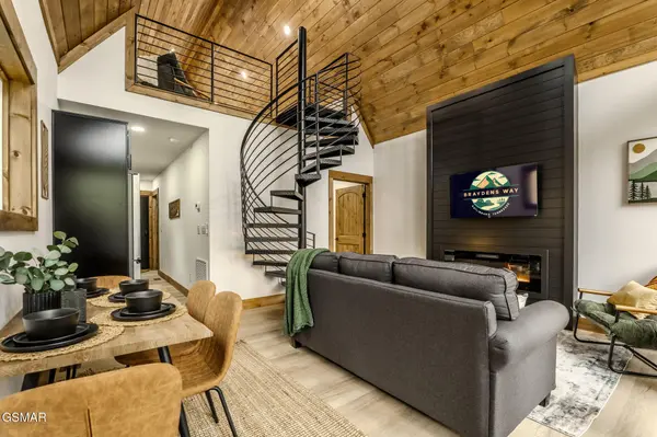 210 Braydens Way, Gatlinburg, TN 37738