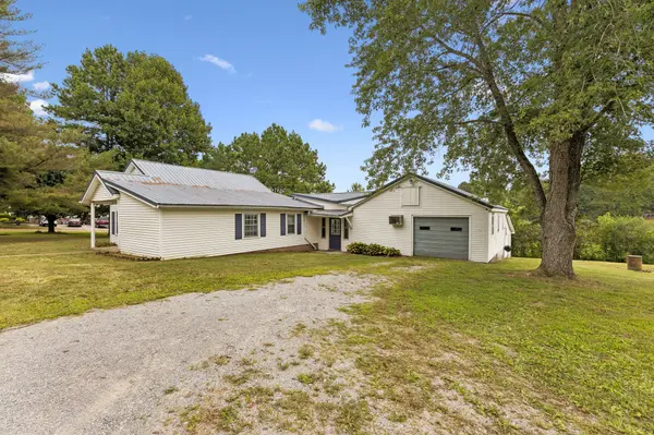 2270 Fall River Rd, Leoma, TN 38468