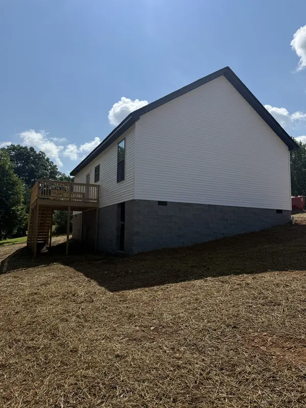 106 Shoal Creek Rd, Leoma, TN 38468