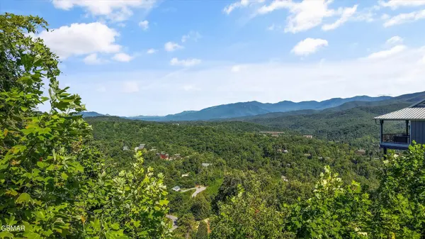 616 Kings Way, Gatlinburg, TN 37738