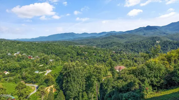 616 Kings Way, Gatlinburg, TN 37738