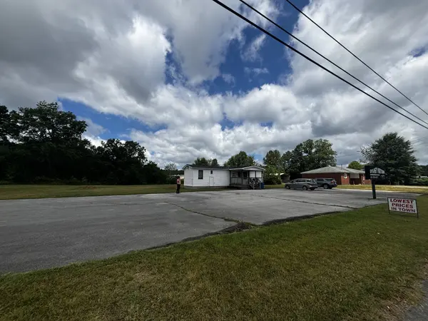 1510 McArthur St, Manchester, TN 37355