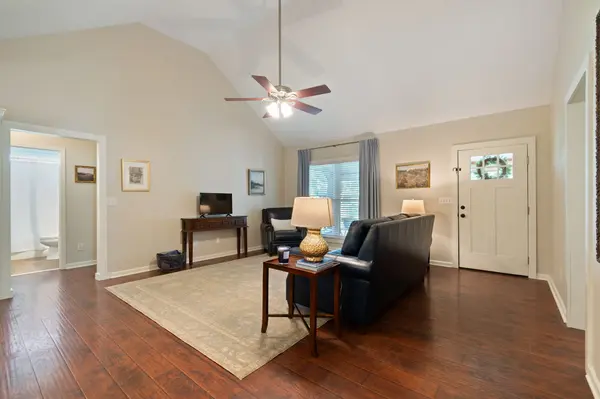 2745 Mollys Ct, Spring Hill, TN 37174