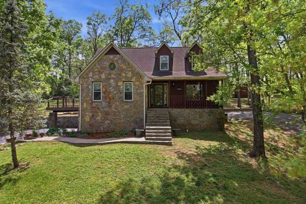 2105 Alpine Dr, Columbia, TN 38401