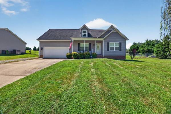 1521 Bay View Dr, Cookeville, TN 38506