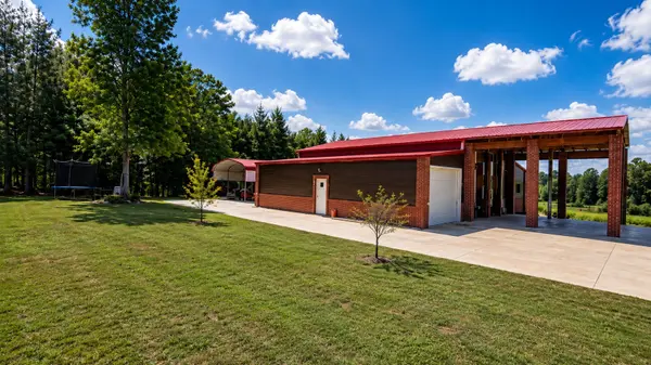 410 Pender Hill Ln, New Johnsonville, TN 37134