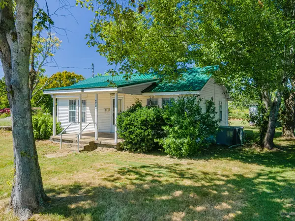 315 Willis Ave, Hohenwald, TN 38462