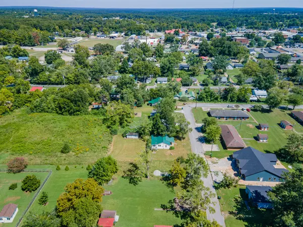 315 Willis Ave, Hohenwald, TN 38462