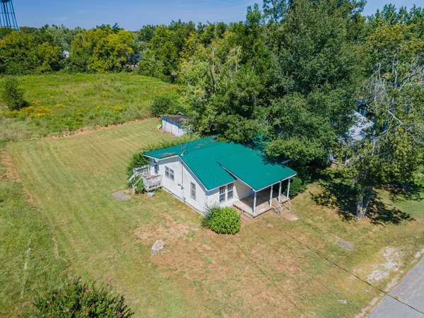 315 Willis Ave, Hohenwald, TN 38462