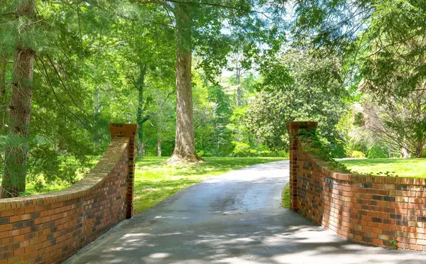 414 Bellwood Dr, Dickson, TN 37055