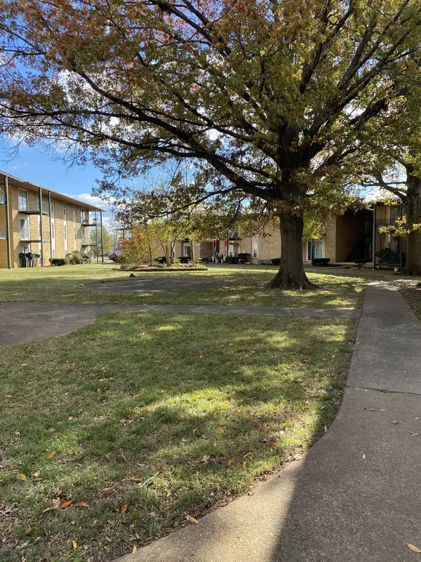 555 N DuPont Ave #B39, Madison, TN 37115