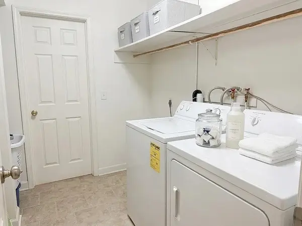 6680 Charlotte Pike #B4, Nashville, TN 37209
