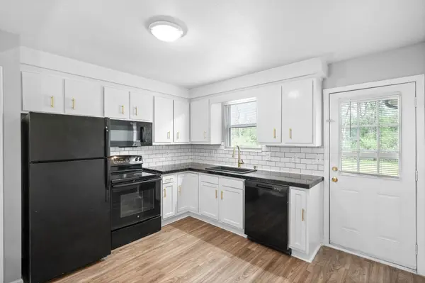 101 Tandy Dr #A, Clarksville, TN 37042