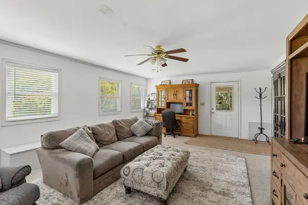 3087 Valley Creek Rd, Culleoka, TN 38451