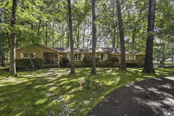 213 Regwood Dr, Tullahoma, TN 37388