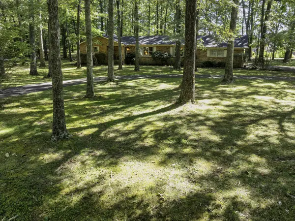 213 Regwood Dr, Tullahoma, TN 37388